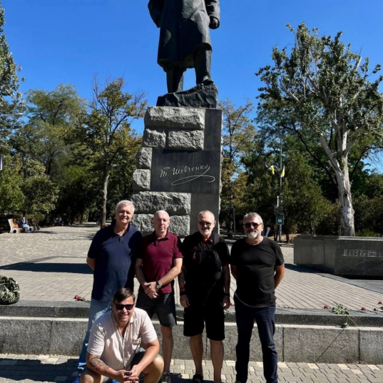 photo_5199827274050948652_y